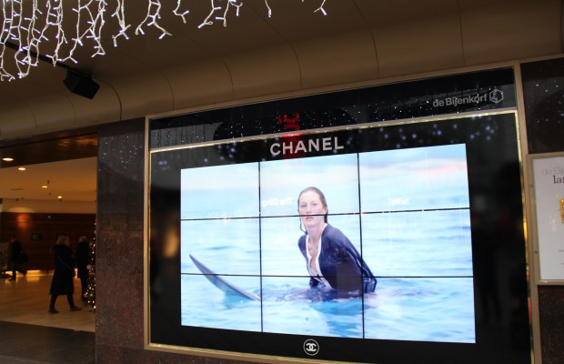 Videowall Chanel Bijenkorf