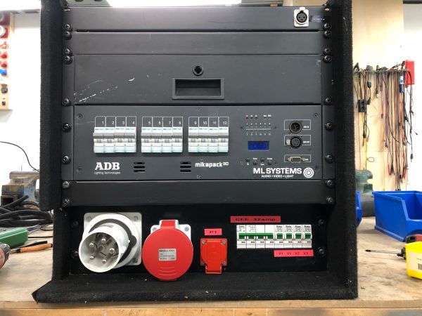 ADB Mikapack30, Rack, Dimmer, 12x13A